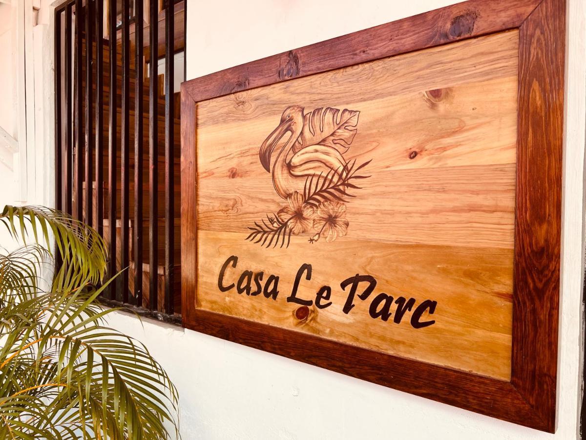 Casa Le Parc - Main Street Hotell Bocas del Toro Eksteriør bilde