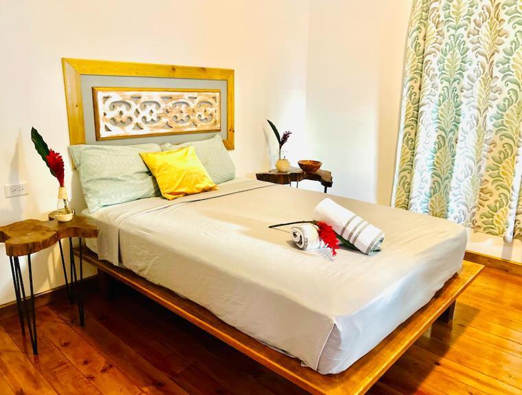 Casa Le Parc - Main Street Hotell Bocas del Toro Eksteriør bilde