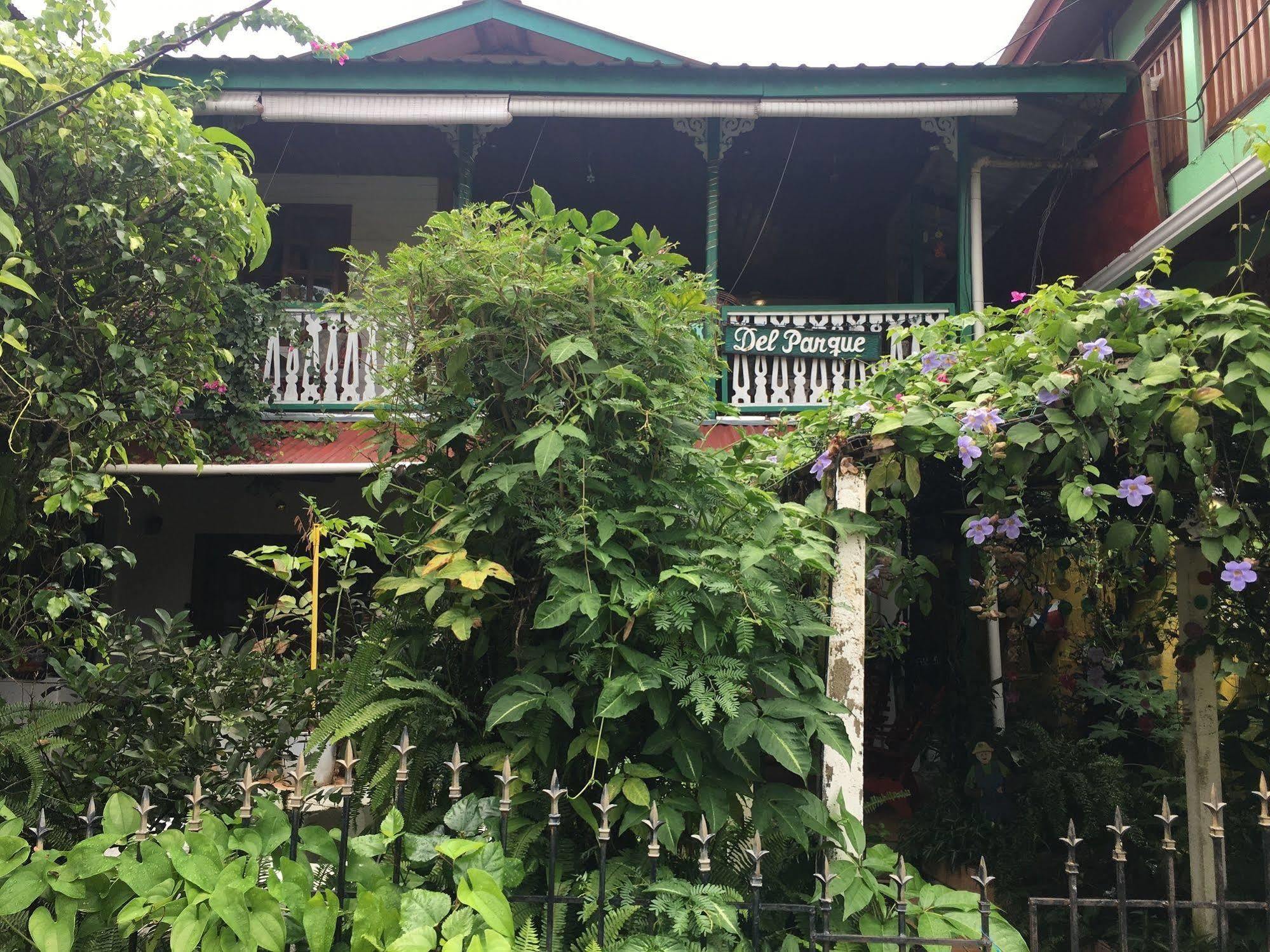 Casa Le Parc - Main Street Hotell Bocas del Toro Eksteriør bilde